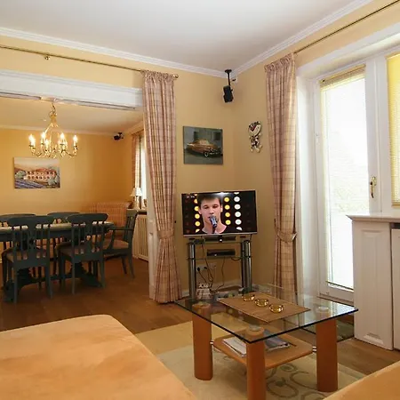 Ferienwohnung Kostens Apartman