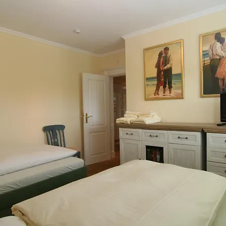 Ferienwohnung Kostens Apartman *